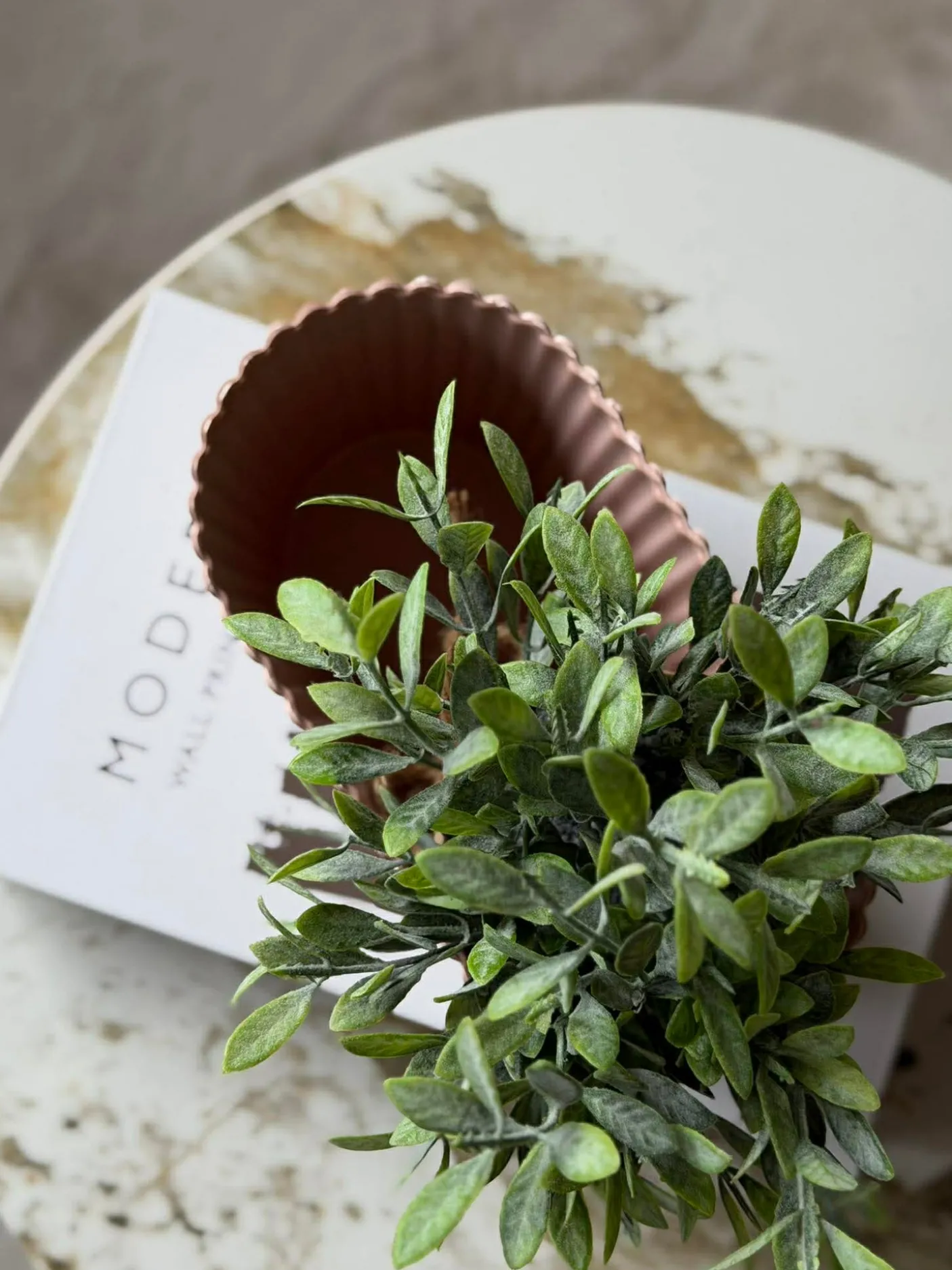 Aflang potte i beton look - Rosa