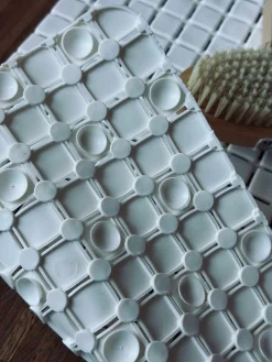 Bademåtte med sugekopper - White