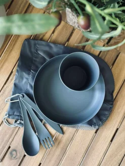 Bestik, skål og kop til udeliv