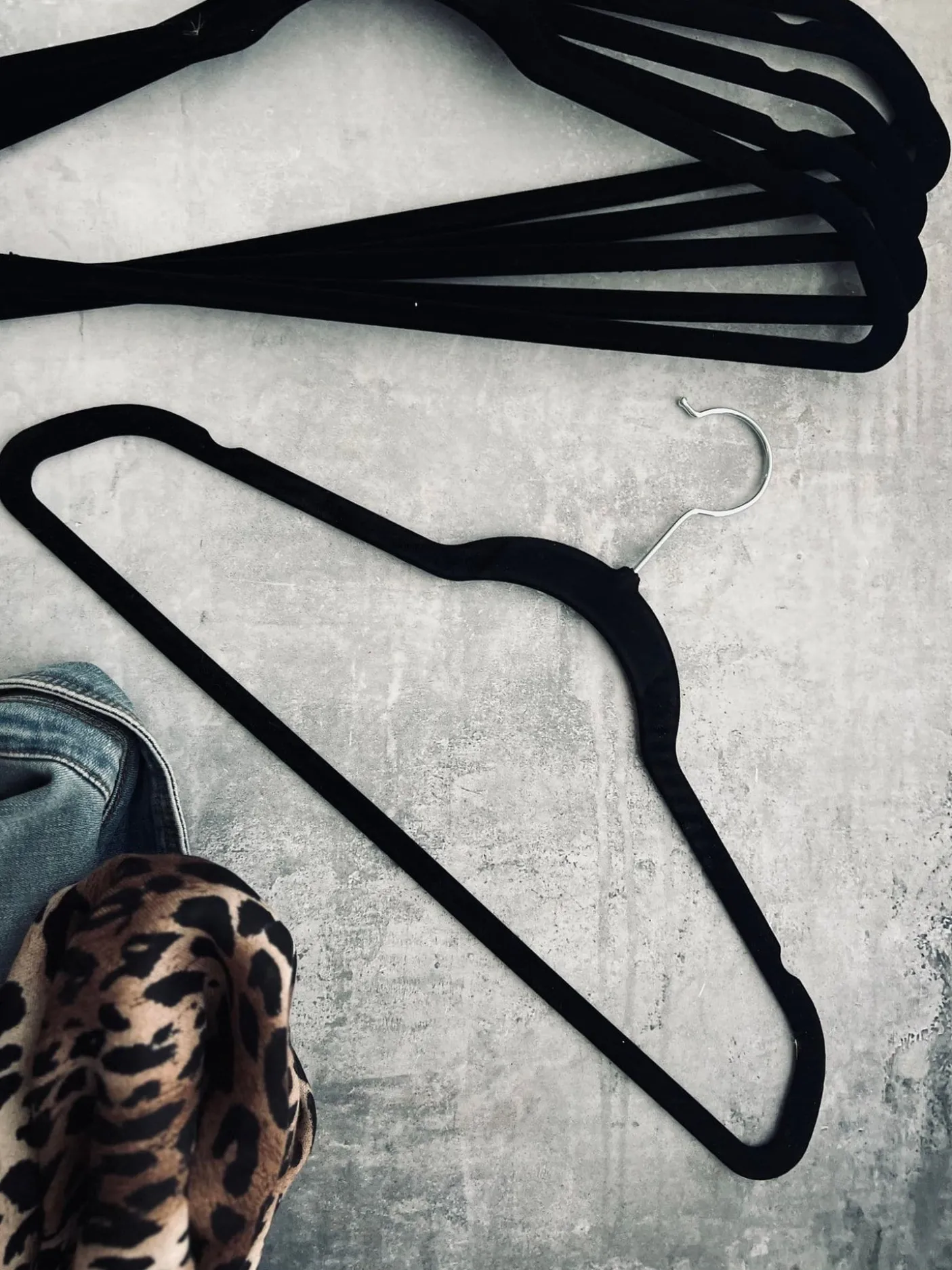 Bøjler i sort velour - Pakke med 6 stk