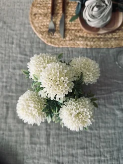 Blomst i rustik potte - Hvid