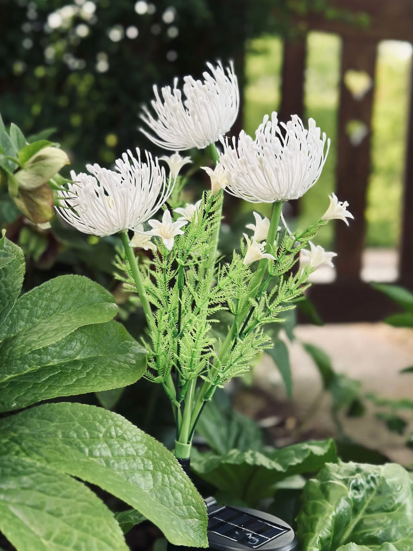 Blomst med solceller - Spider Lili hvid