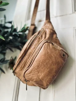 Bæltetaske i vintage look CLASSY - Camel