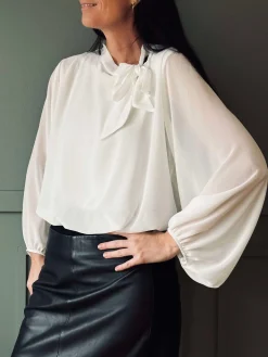 Bluse m. Sløjfe - White