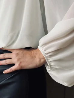 Bluse m. Sløjfe - White