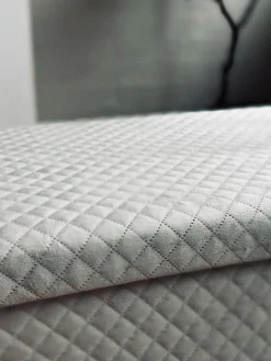 Bænk med opbevaring og siddepude