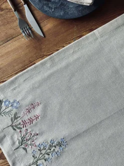 Bordløber flower broderi - Hørlook