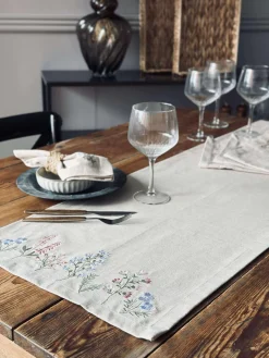 Bordløber flower broderi - Hørlook