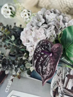 Buket med hortensia og eukalyptus