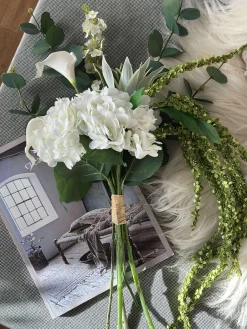 Buket med hvid hortensia