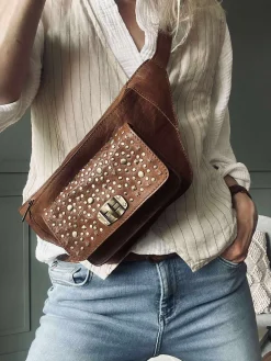 Bumbag med nitter - Cognac