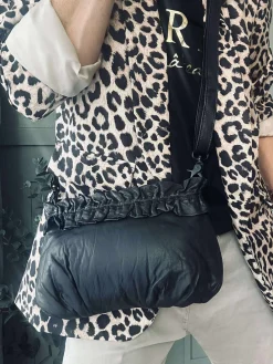 Clutch med flæser Nero