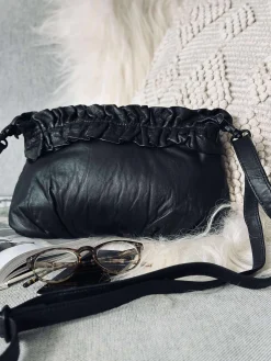 Clutch med flæser Nero