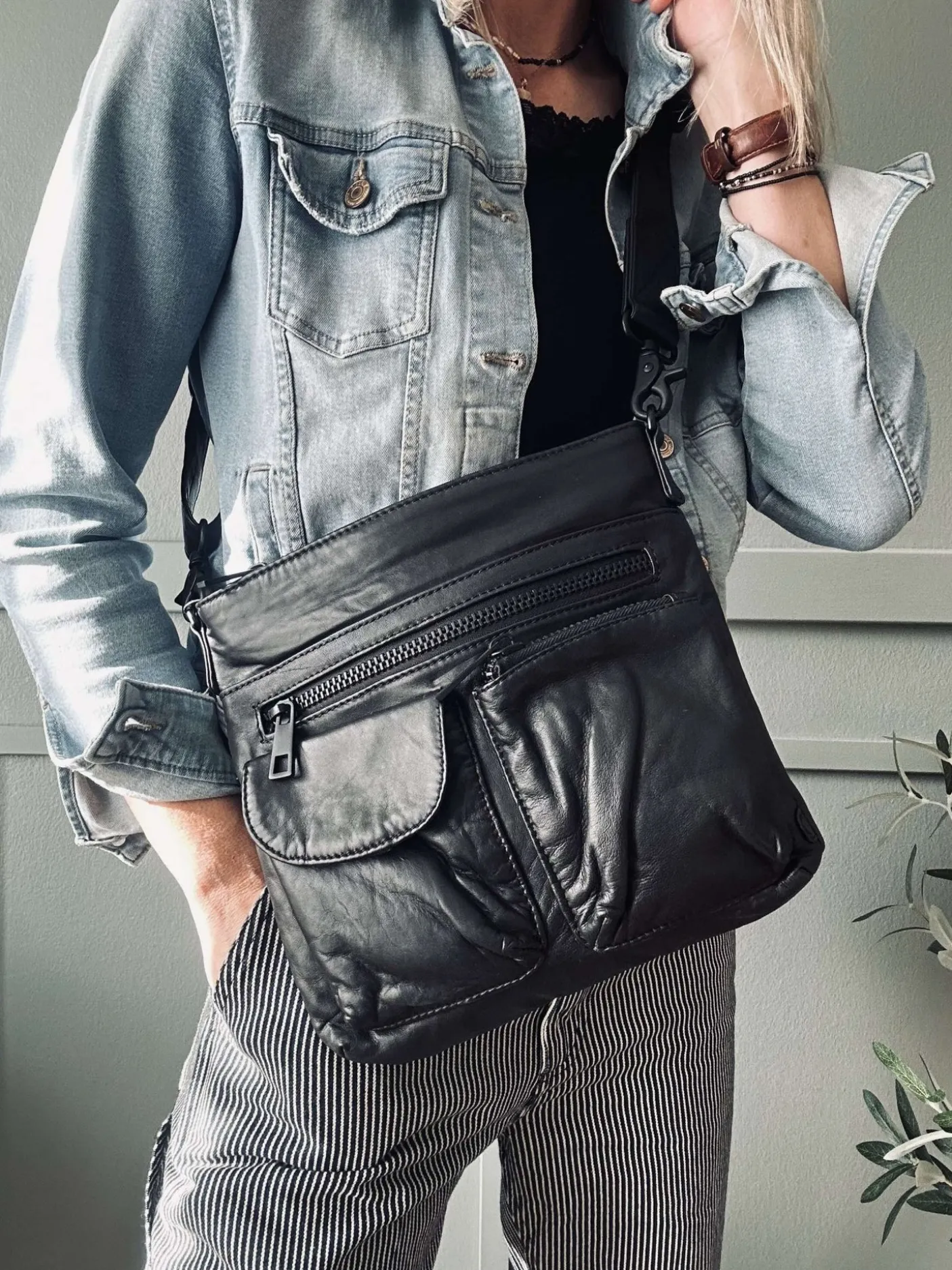 Crossbody Black – Ultra blød
