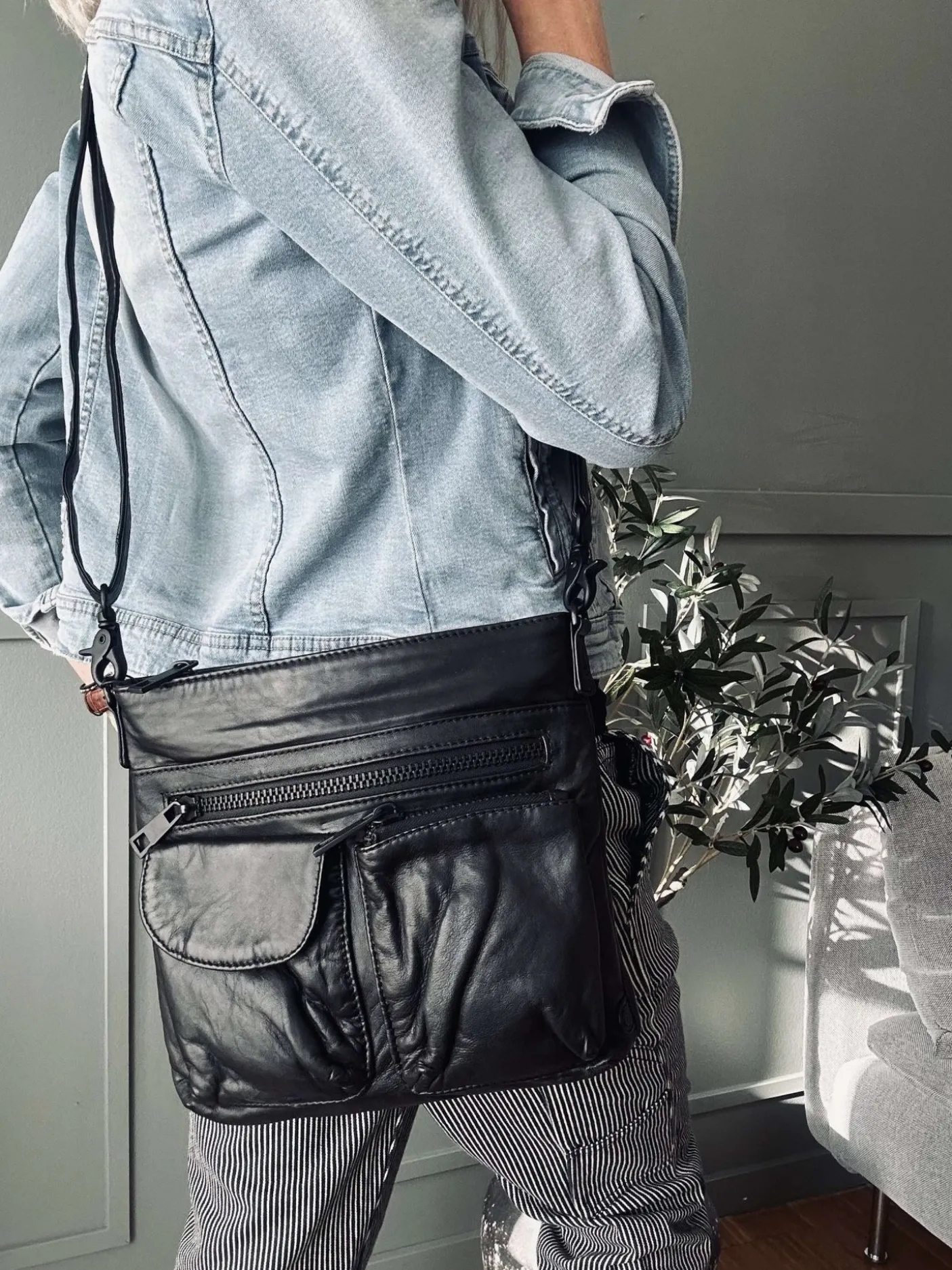 Crossbody Black – Ultra blød