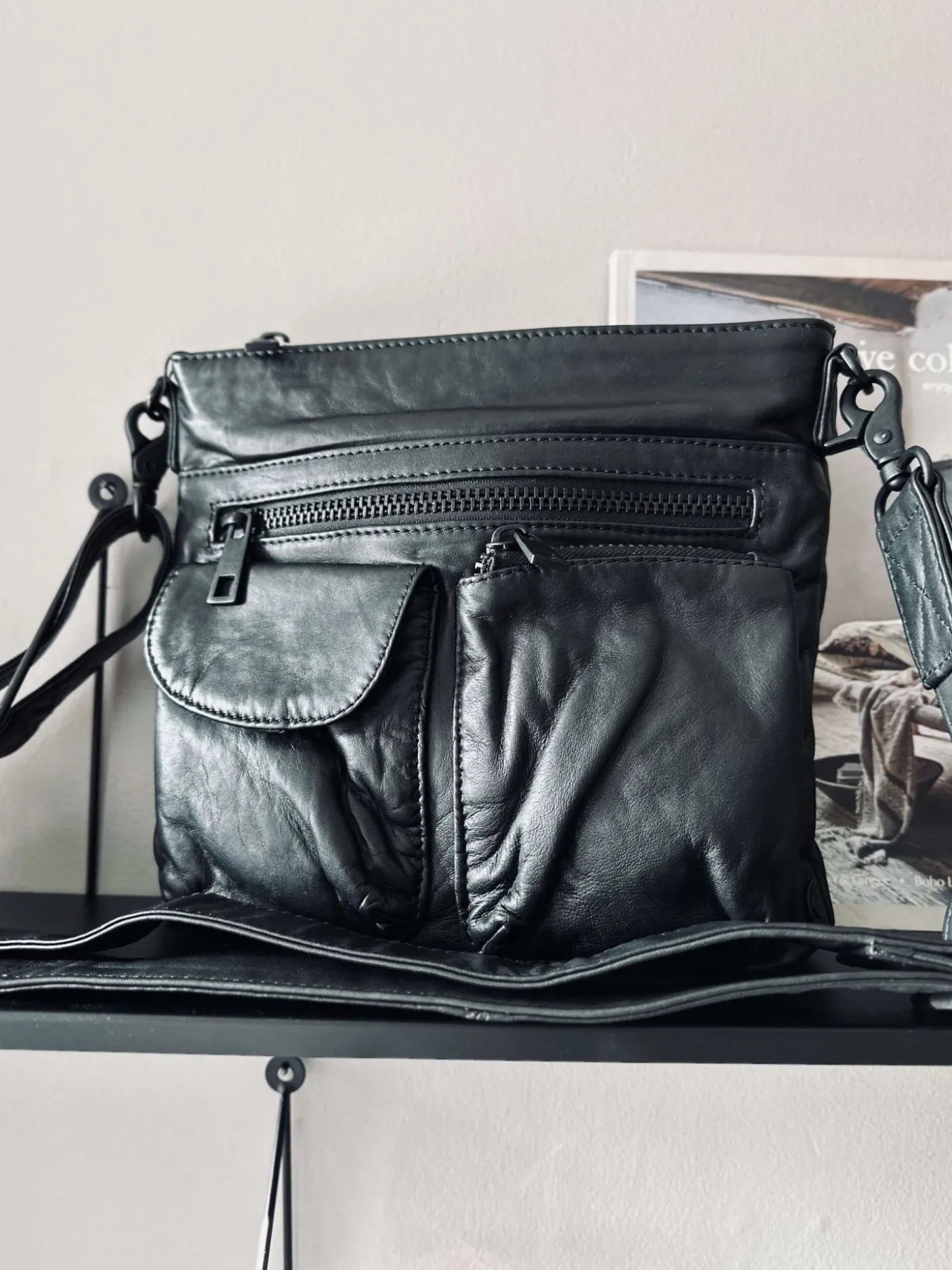 Crossbody Black – Ultra blød
