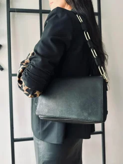 Crossbody Black lady