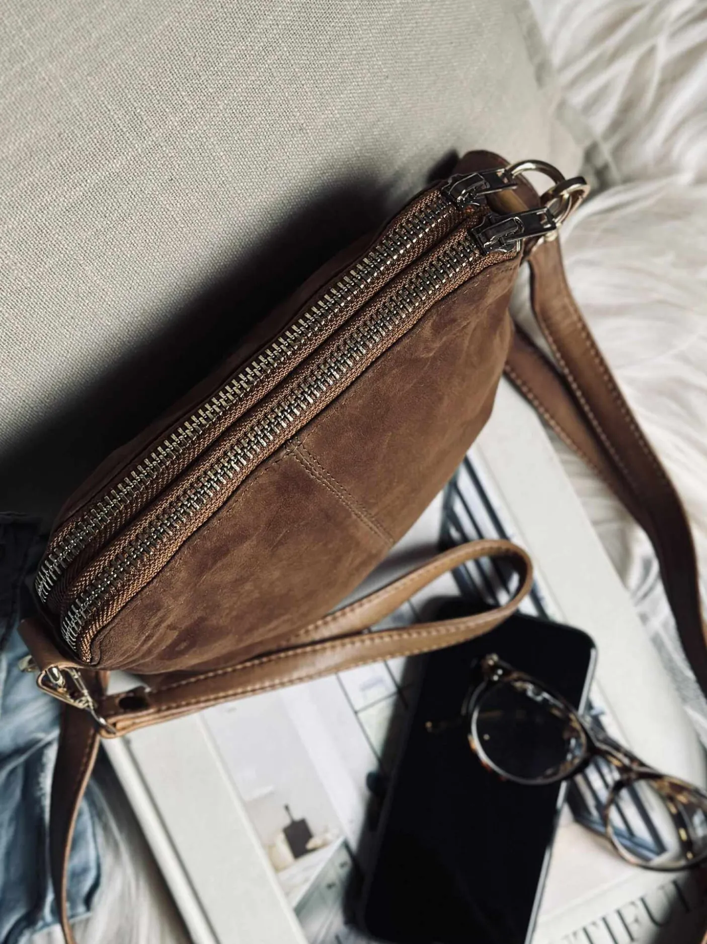 Crossbody clutch ALICE - Ruskind caramel