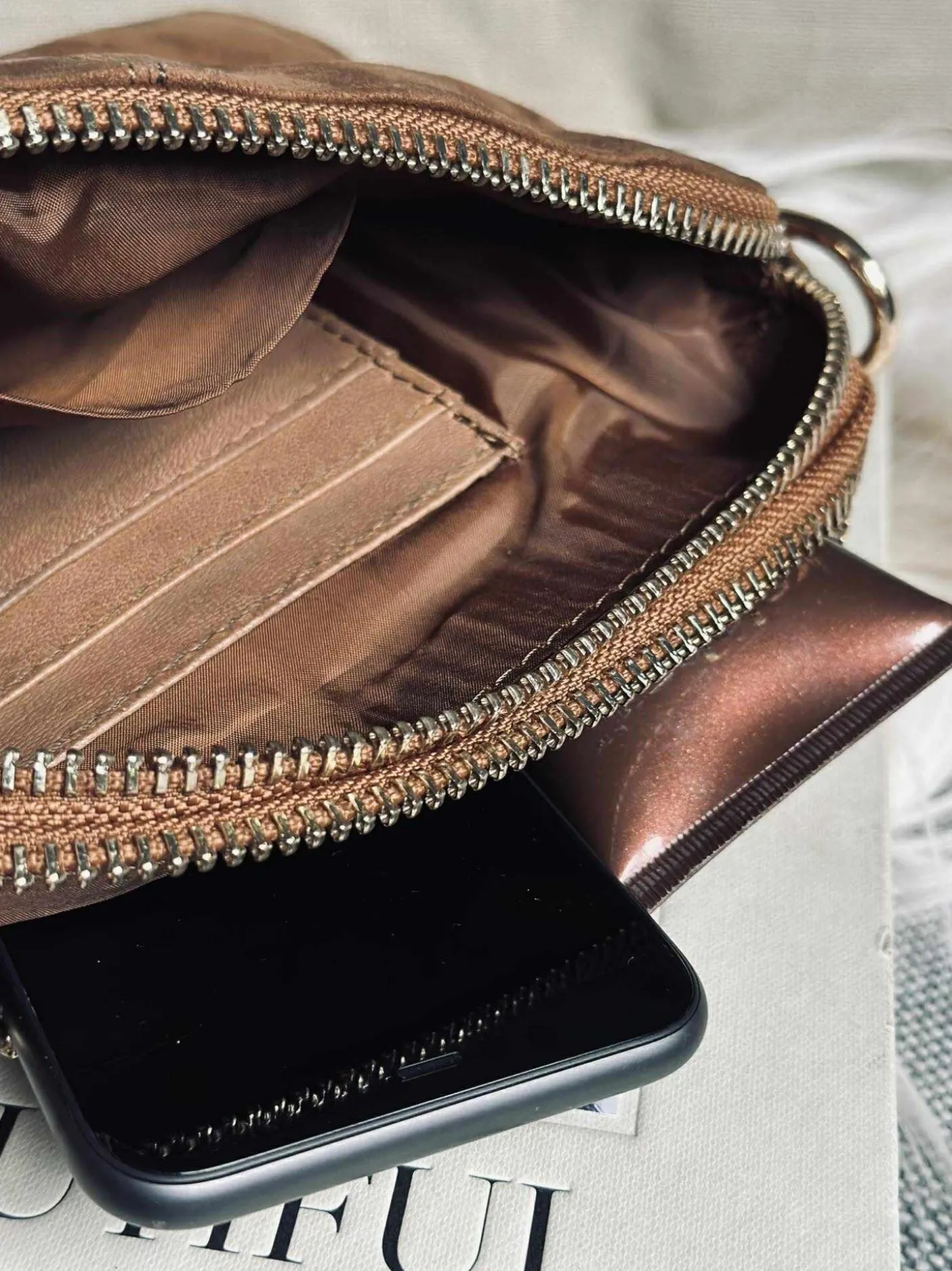 Crossbody clutch ALICE - Ruskind caramel