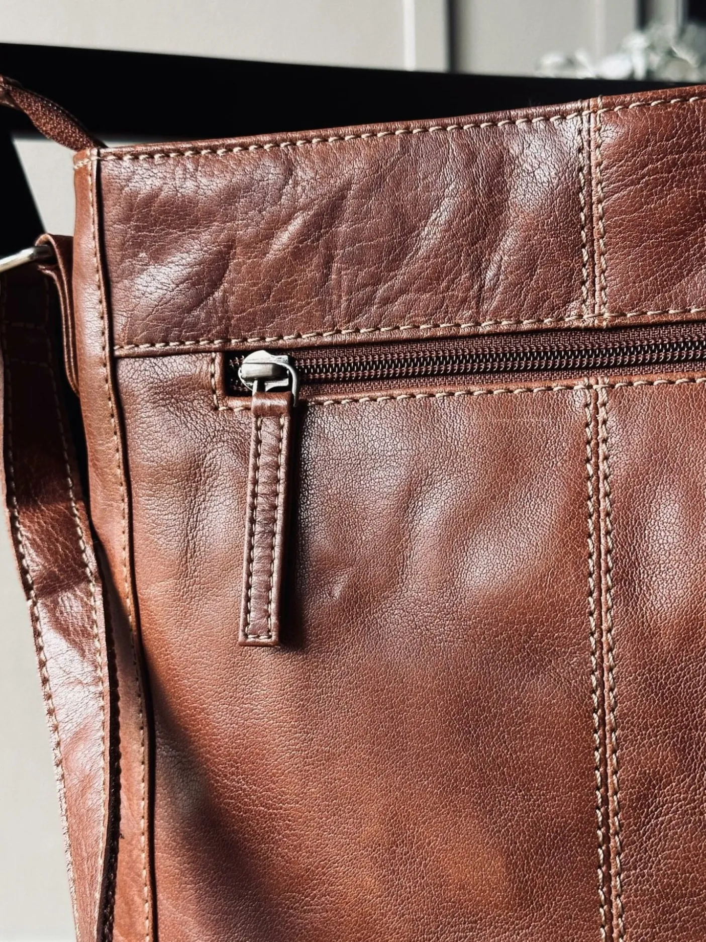 Crossbody Dina dark cognac