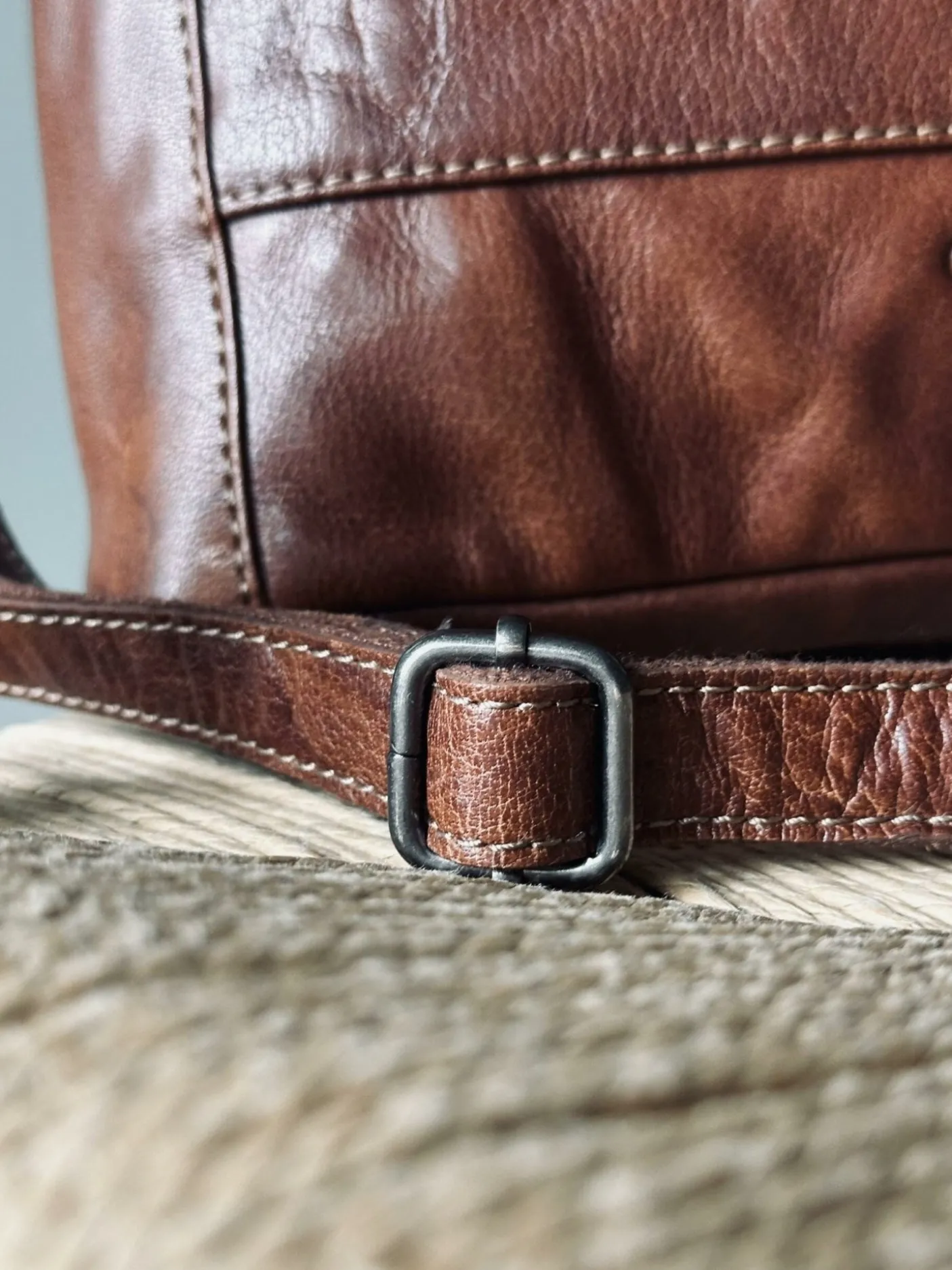 Crossbody Dina dark cognac