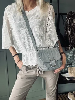 Crossover – Silver grey