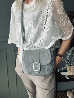 Crossover – Silver grey