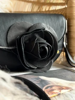 Crossover Black Rose