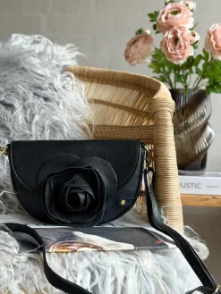 Crossover Black Rose