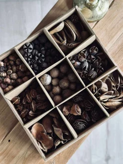 Deko kasse med naturpynt - MIX