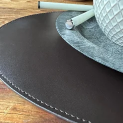 Dækkeserviet – Brun læder