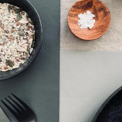 Dækkeserviet - Vendbar Grå / Koks