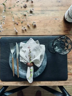 Dækkeserviet – Vendbar Sort / Oliven