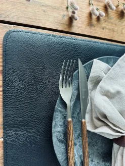 Dækkeserviet – Vendbar Sort / Oliven