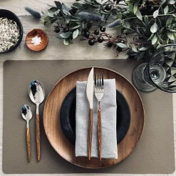 Dækkeserviet - Vendbar Taupe / Sort