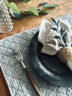 Dækkeserviet STONE-WASHED Quilt – Nordic grey