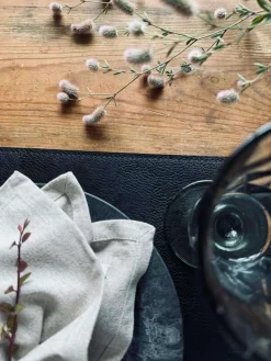 Dækkeserviet vendbar – Grå / Sort