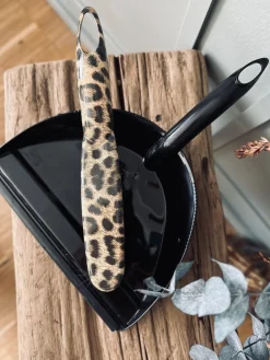 Fejebakke med kost – Leopard