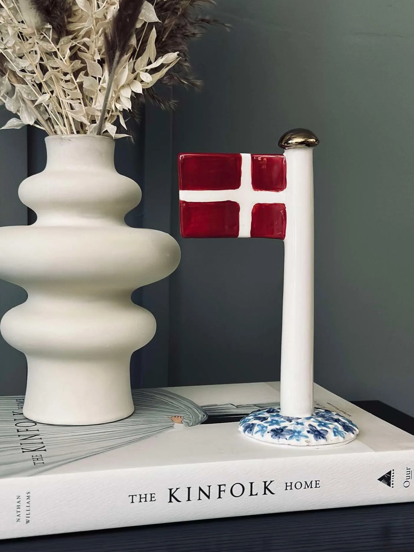 Flag keramik – Dannebrog m. blå fod