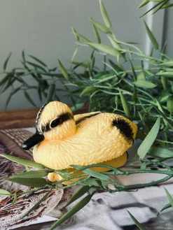 Flydeand til havedekoration