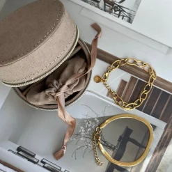 Gavesæt Mascha - Sæt med 2 armbånd forgyldt - Med smykkeskrin