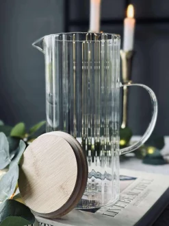 Glas kande med bambus låg