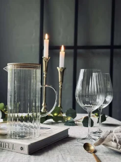 Glas kande med bambus låg