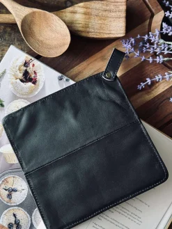 Grydelap med lomme - Sort læder