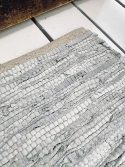 Gulvtæppe - Lys grå læder 60x90