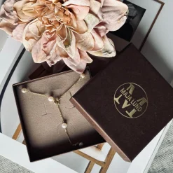 Halskæde Gry - med ferskvandsperler