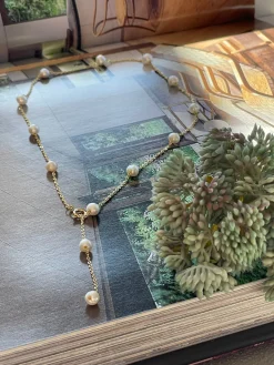 Halskæde Gry - med ferskvandsperler