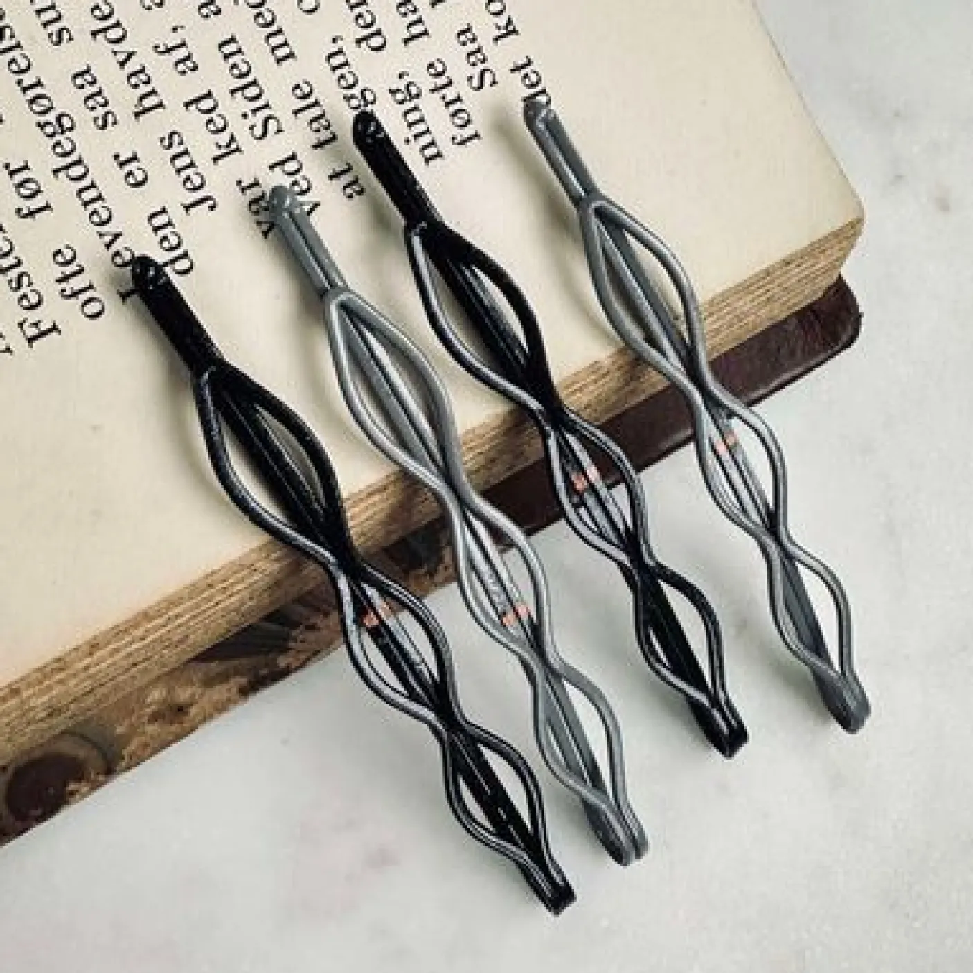 Hårnåle Black / Grey Shimmer - 4 stk.