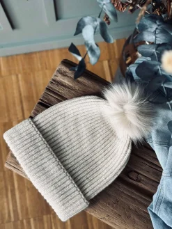 Hue med kvast - Creme