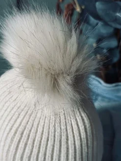 Hue med kvast - Creme